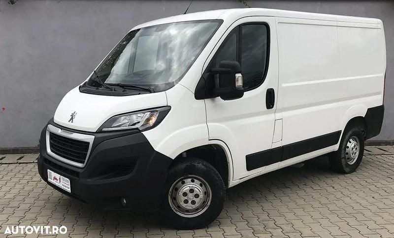 Culoarealb Utilizat 2020 Peugeot Boxer Active Van | 12.100 EUR (Super Preț) - Imagine 1/4