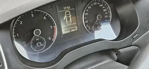 Second-hand VW Jetta Comfortline 105 CP (77 kW) 2011 Bej Berlinǎ