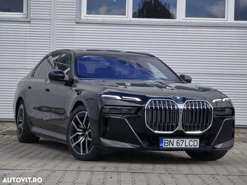 Culoarenegru Utilizat 2023 BMW 750e Comfort Edition Berlinǎ | 92.500 EUR - Imagine 1/4