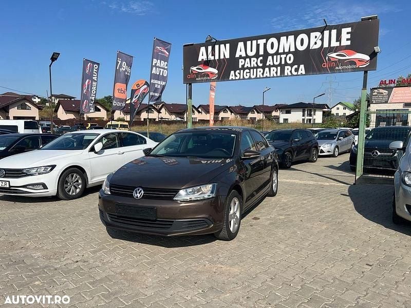 Second-hand VW Jetta Comfortline 105 CP (77 kW) 2011 Culoaremaro Berlinǎ