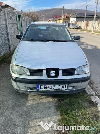 Argintiu Utilizat 2001 Seat Cordoba Berlinǎ | 2.990 EUR - Imagine 1/4