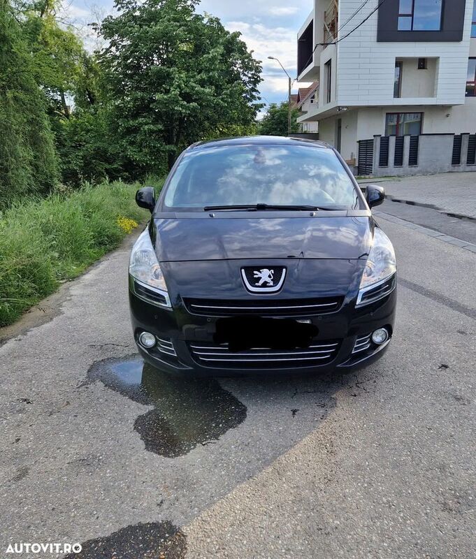 Negru Utilizat 2012 Peugeot 5008 Monovolum | 4.600 EUR (Preț OK) - Imagine 1/4