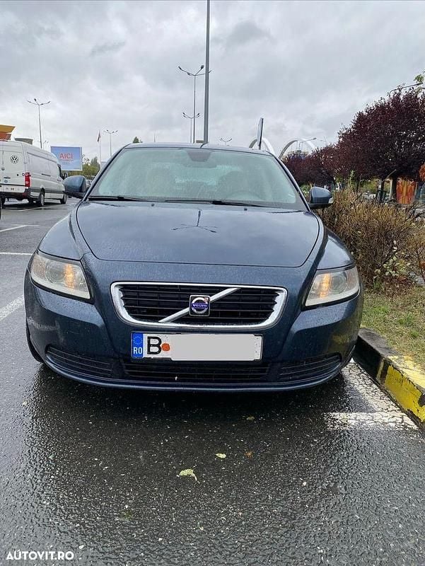Culoarealbastru Utilizat 2009 Volvo S40 Momentum Berlinǎ | 1.990 EUR (Super Preț) - Imagine 1/4