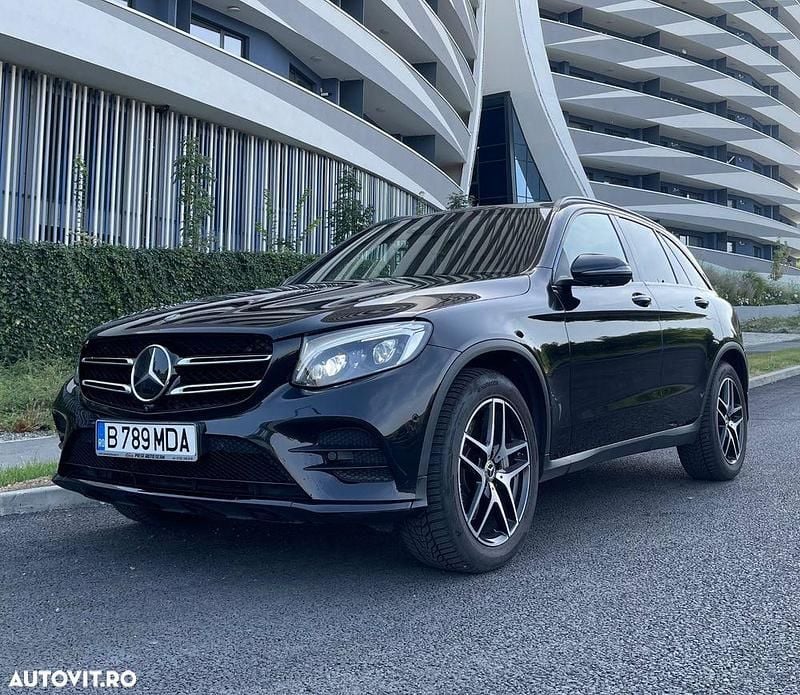 Culoarenegru Utilizat 2017 Mercedes GLC250 AMG line SUV | 25.600 EUR (Preț OK) - Imagine 1/4