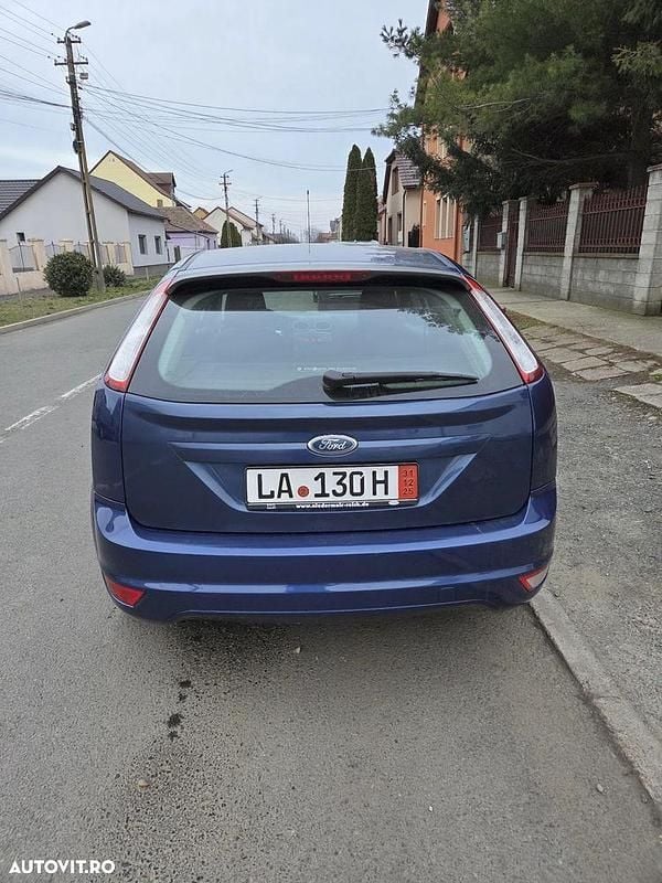 Second-hand Ford Focus Trend 100 CP (73 kW) 2008 Culoarealbastru Hatchback