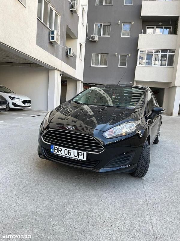 Culoarenegru Utilizat 2014 Ford Fiesta Hatchback | 4.200 EUR (Preț bun) - Imagine 1/4