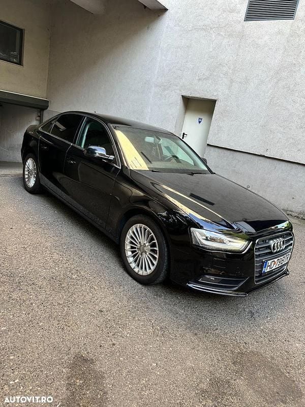 Culoarenegru Utilizat 2012 Audi A4 Ambiente Break | 10.100 EUR (Scump) - Imagine 1/4