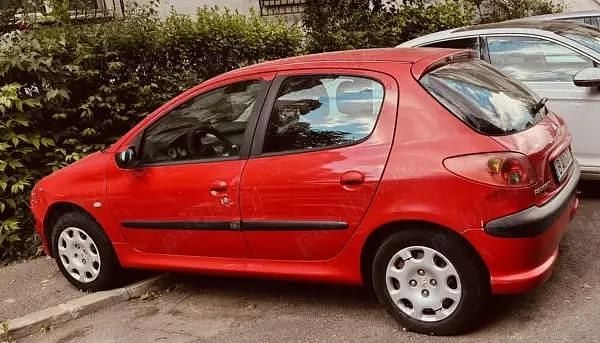 Utilizat 2005 Peugeot 206 Hatchback | 1.250 EUR - Imagine 1/4