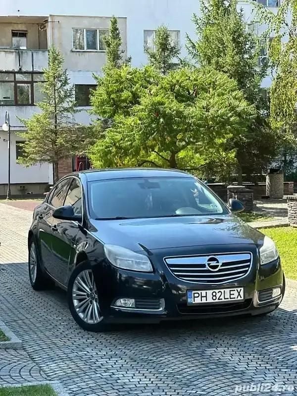 Negru Utilizat 2013 Opel Insignia Berlinǎ | 4.300 EUR (Preț OK) - Imagine 1/4