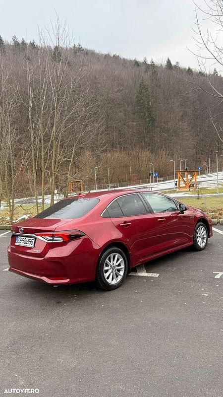 Second-hand Toyota Corolla 122 CP (89 kW) 2019 Culoarerosu Berlinǎ