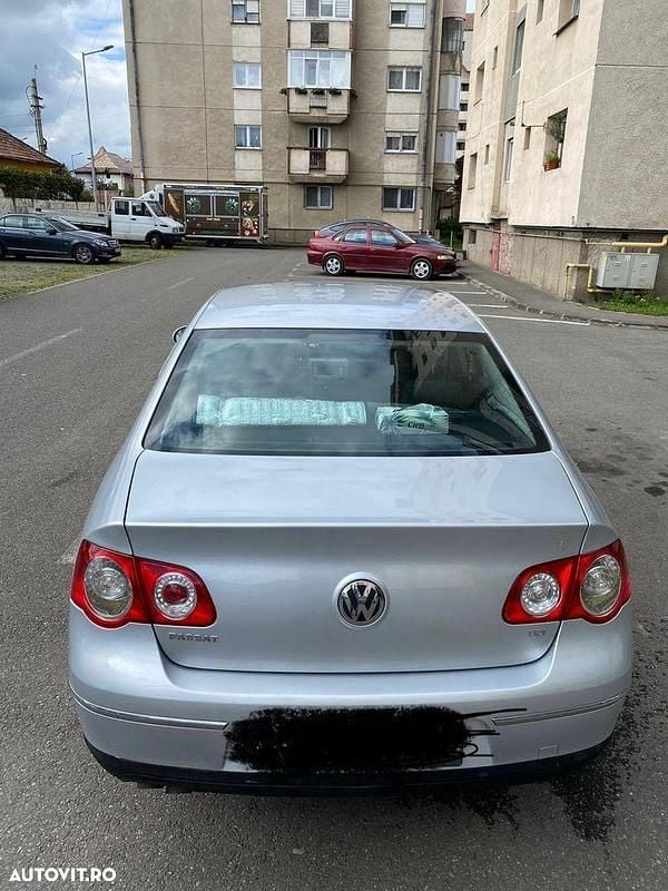 Second-hand VW Passat Trendline 140 CP (102 kW) 2007 Culoaregri Berlinǎ