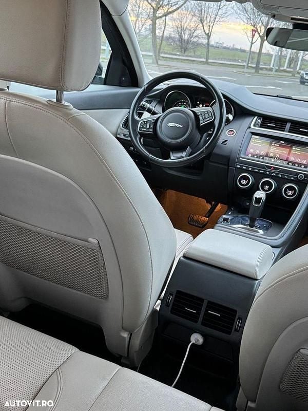 Second-hand Jaguar E-Pace R-Dynamic 150 CP (110 kW) 2019 Culoarenegru SUV