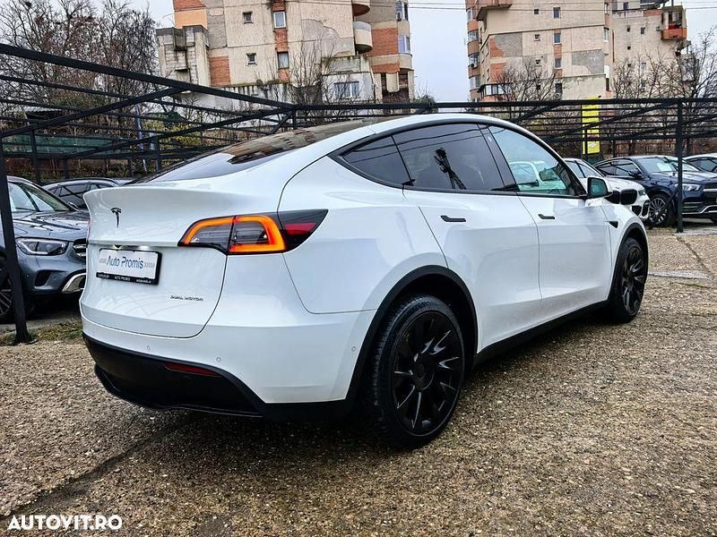 Second-hand Tesla Model Y 378 kW (514 CP) 2022 Culoarealb SUV