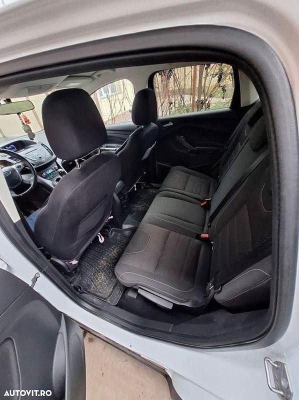 Second-hand Ford Kuga Trend 140 CP (102 kW) 2013 Culoarealb SUV