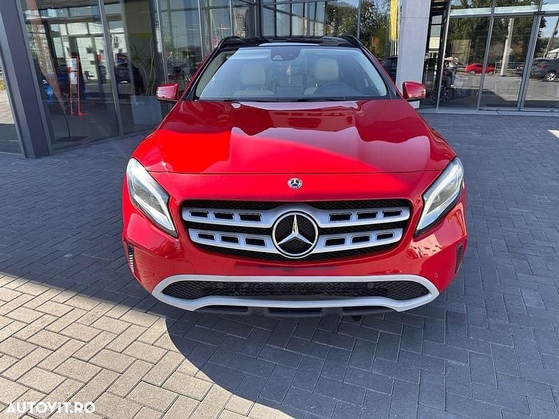 Culoarerosu Utilizat 2018 Mercedes GLA200 SUV | 21.499 EUR (Preț OK) - Imagine 1/4