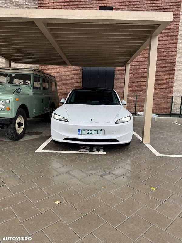 Culoarealb Utilizat 2023 Tesla Model 3 Long Range AWD Berlinǎ | 41.200 EUR (Scump) - Imagine 1/4