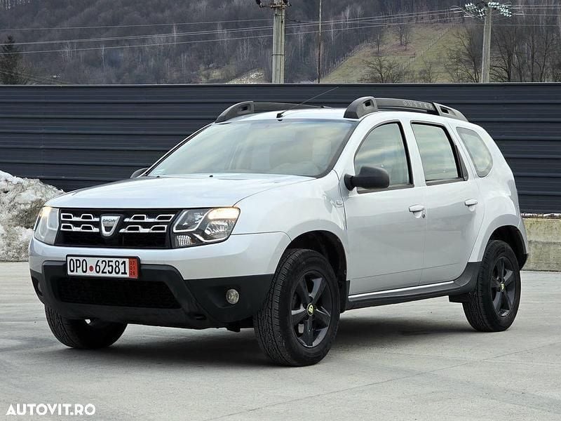 Culoareargint Second-hand 2015 Dacia Duster Lauréate SUV | 7.850 EUR (Super Preț) - Imagine 1/4