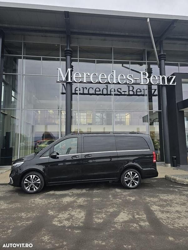 Second-hand Mercedes V250 Avantgarde 190 CP (139 kW) 2023 Culoarenegru Monovolum