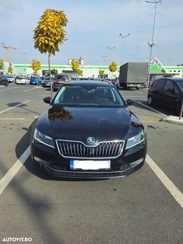 Culoarenegru Utilizat 2018 Skoda Superb Premium Edition Break | 14.499 EUR (Preț bun) - Imagine 1/4