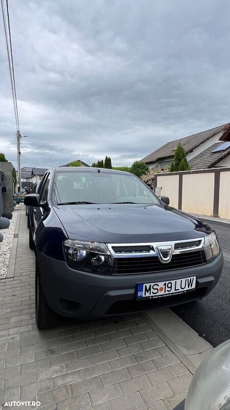 Albastru Utilizat 2011 Dacia Duster SUV | 5.900 EUR (Preț bun) - Imagine 1/4
