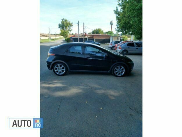 Negru Utilizat 2007 Honda Civic Hatchback | 3.500 EUR (Preț bun) - Imagine 1/4