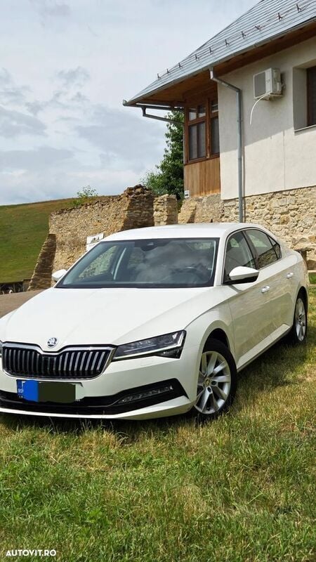 Alb Utilizat 2021 Skoda Superb Style Berlinǎ | 22.500 EUR (Preț bun) - Imagine 1/4