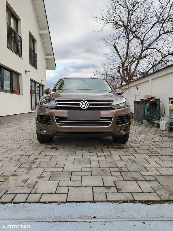 Culoaremaro Utilizat 2011 VW Touareg Terrain Tech SUV | 11.900 EUR (Preț OK) - Imagine 1/4