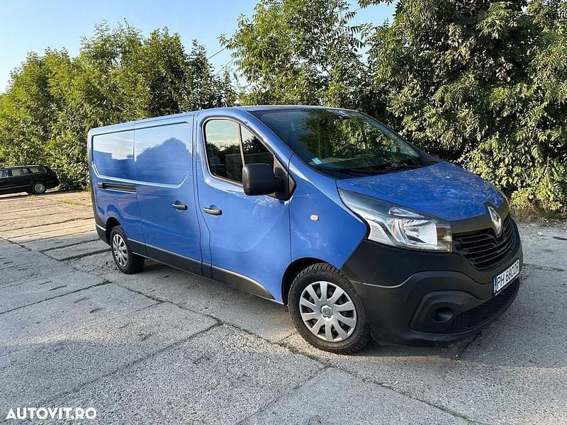 Second-hand Renault Trafic Expression 116 CP (85 kW) 2015 Culoarealbastru Monovolum