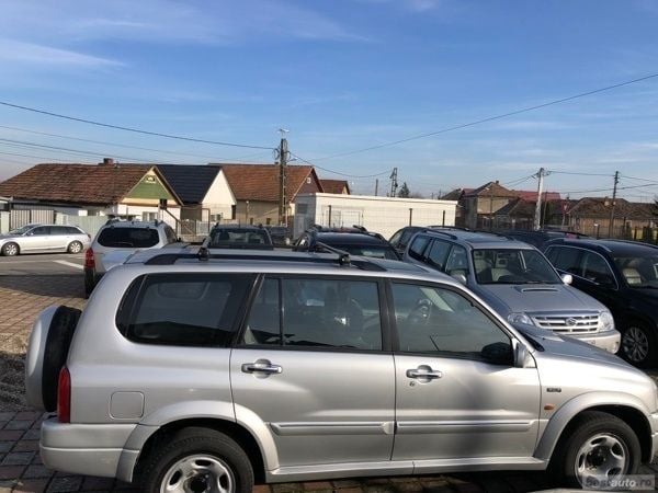 Second-hand Suzuki Grand Vitara 109 CP (80 kW) 2006 Argintiu SUV