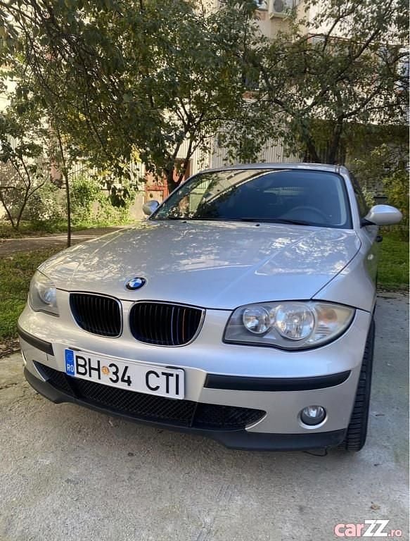 Gri Utilizat 2006 BMW 116 Hatchback | 2.400 EUR (Preț bun) - Imagine 1/4