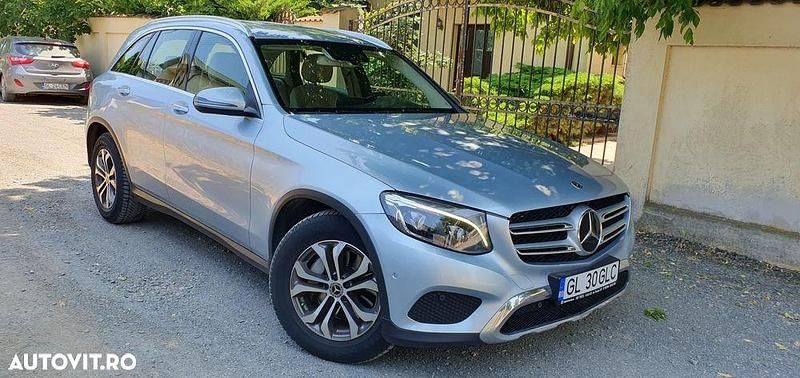 Gri Utilizat 2017 Mercedes GLC350 SUV | 23.490 EUR - Imagine 1/4
