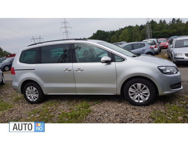 Second-hand VW Sharan 140 CP (102 kW) 2011 Argintiu Monovolum