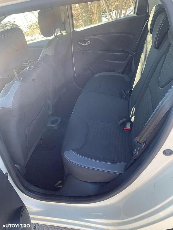 Second-hand Renault Clio GrandTour Experience 90 CP (66 kW) 2016 Culoarebej Break