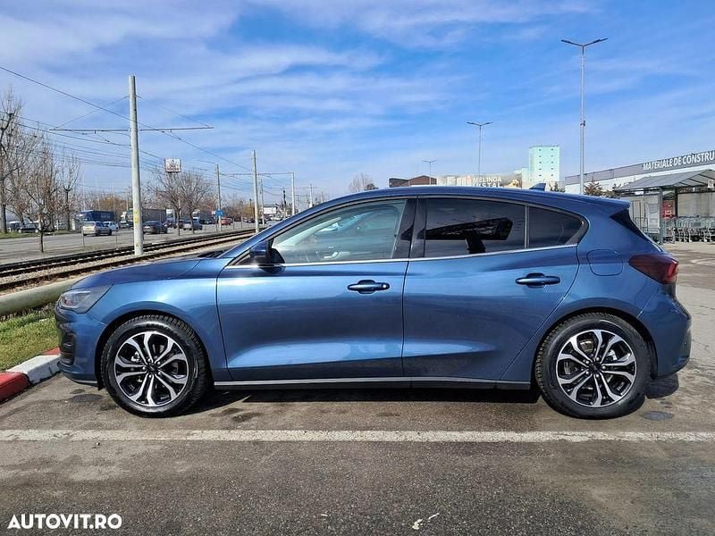 Second-hand Ford Focus Titanium X 155 CP (114 kW) 2023 Culoarealbastru Hatchback
