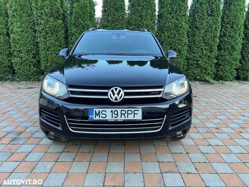 Negru Utilizat 2012 VW Touareg Exclusive SUV | 9.650 EUR - Imagine 1/4