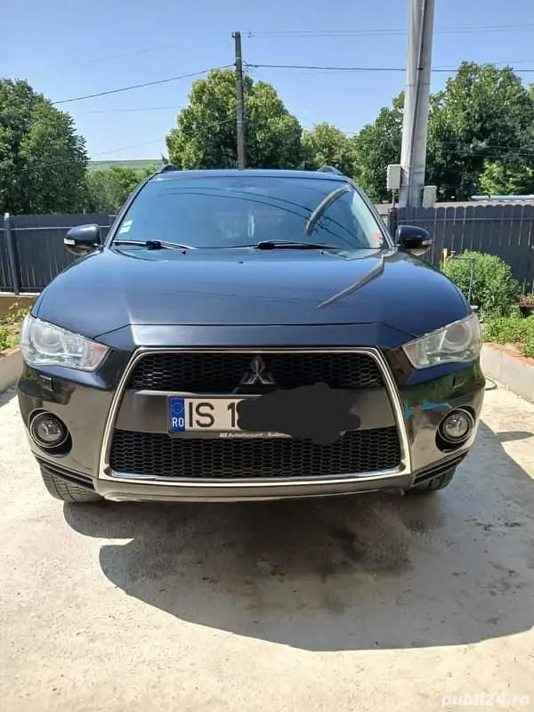 Negru Utilizat 2011 Mitsubishi Outlander SUV | 6.500 EUR (Preț OK) - Imagine 1/4