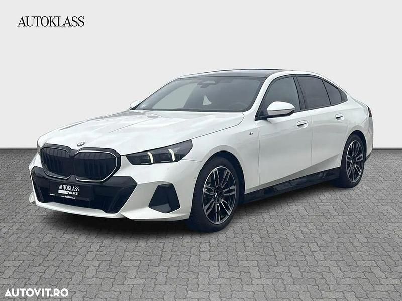 Culoarealb Utilizat 2024 BMW 520 Comfort Edition Berlinǎ | 61.900 EUR - Imagine 1/4