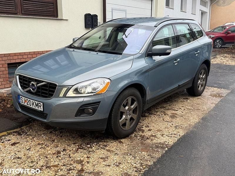 Culoarealbastru Second-hand 2009 Volvo XC60 Summum SUV | 8.300 EUR - Imagine 1/4