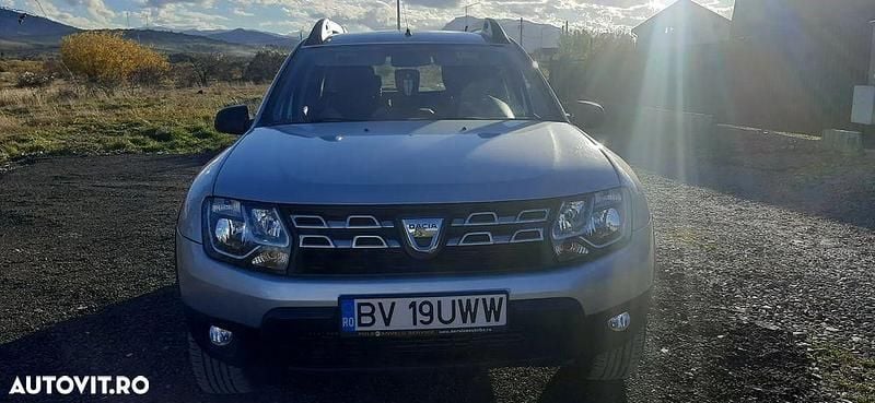 Culoareargint Utilizat 2016 Dacia Duster Comfort SUV | 8.850 EUR (Preț bun) - Imagine 1/4