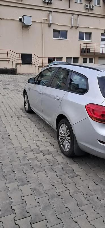 Second-hand Opel Astra 110 CP (80 kW) 2012 Break