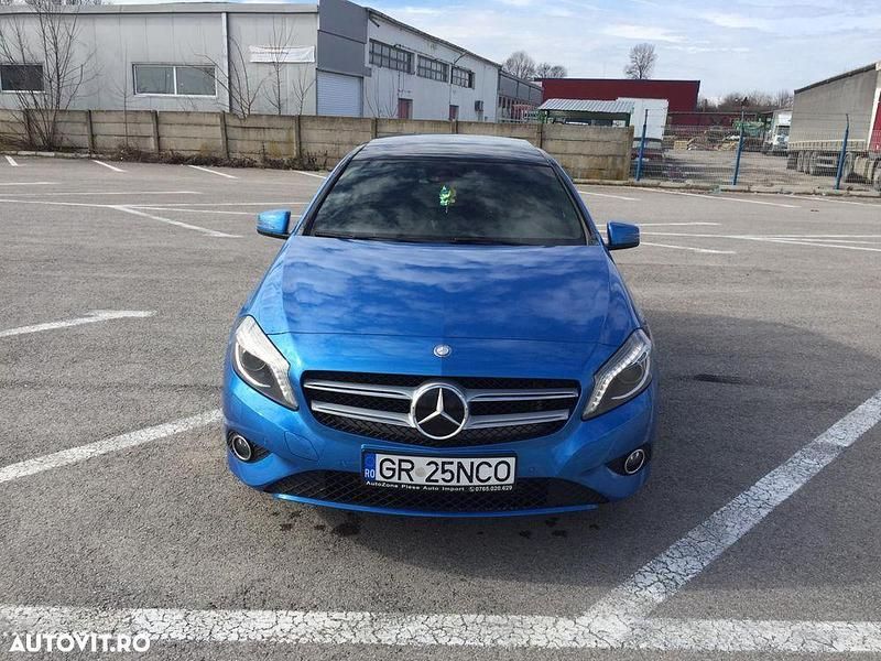 Second-hand Mercedes A200 Urban 136 CP (100 kW) 2013 Culoarealbastru Hatchback