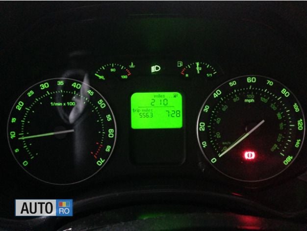 Gri Utilizat 2006 Skoda Octavia Hatchback | 2.400 EUR - Imagine 1/2