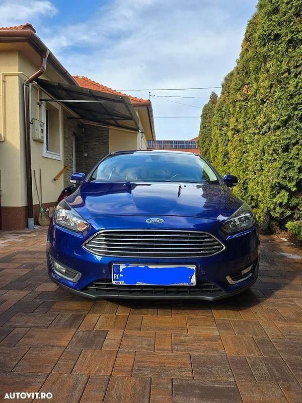 Second-hand Ford Focus Titanium 150 CP (110 kW) 2016 Culoarealbastru Hatchback