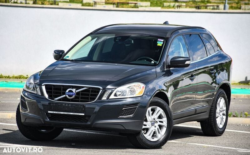 Gri Utilizat 2012 Volvo XC60 Kinetic SUV | 9.999 EUR (Preț bun) - Imagine 1/4