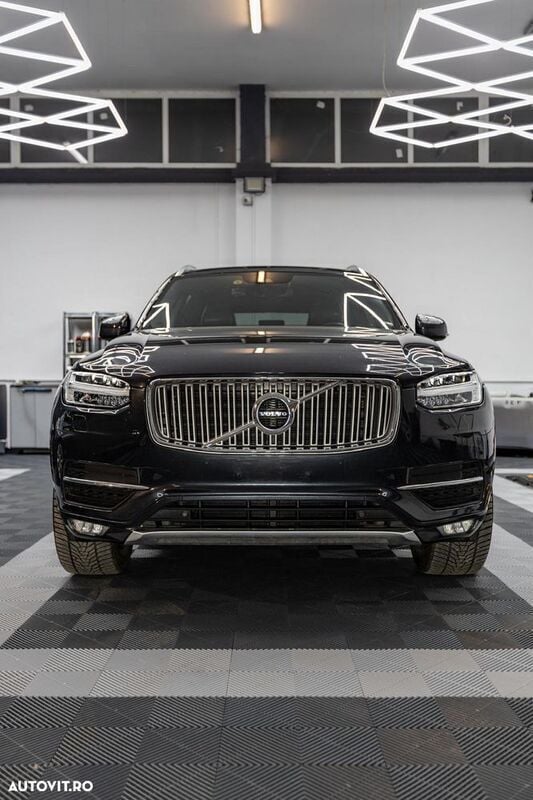 Gri Utilizat 2017 Volvo XC90 Inscription SUV | 25.000 EUR (Puțin scump) - Imagine 1/4