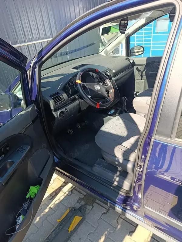 Albastru Utilizat 2007 VW Sharan Monovolum | 1.111 EUR (Super Preț) - Imagine 1/4