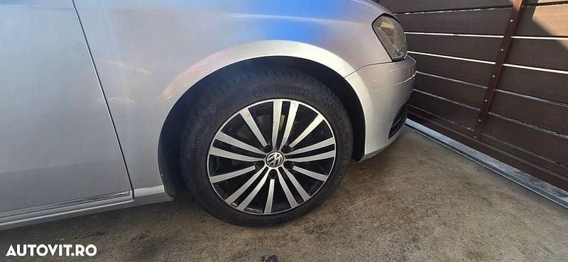 Second-hand VW Passat Comfortline 210 CP (154 kW) 2012 Culoareargint Berlinǎ