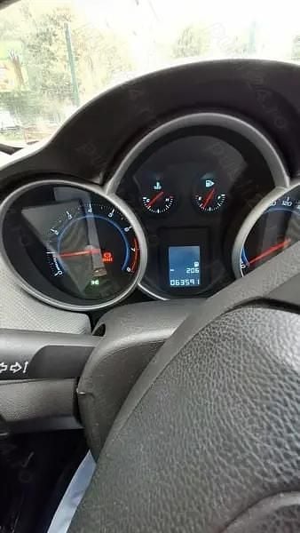 Second-hand Chevrolet Cruze 141 CP (103 kW) 2011 Gri Berlinǎ