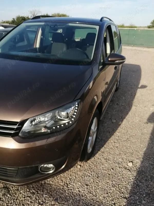 Utilizat 2011 VW Touran Monovolum | 5.400 EUR (Preț OK) - Imagine 1/4