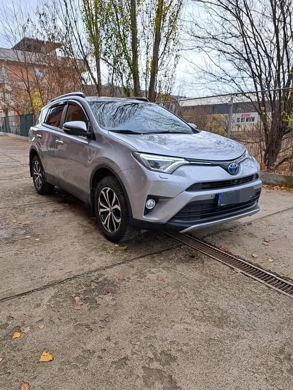 Second-hand Toyota RAV4 Hybrid 185 CP (136 kW) 2018 SUV